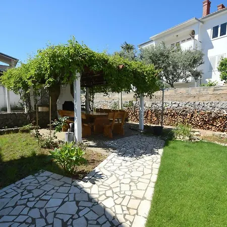 Vanja Apartment *